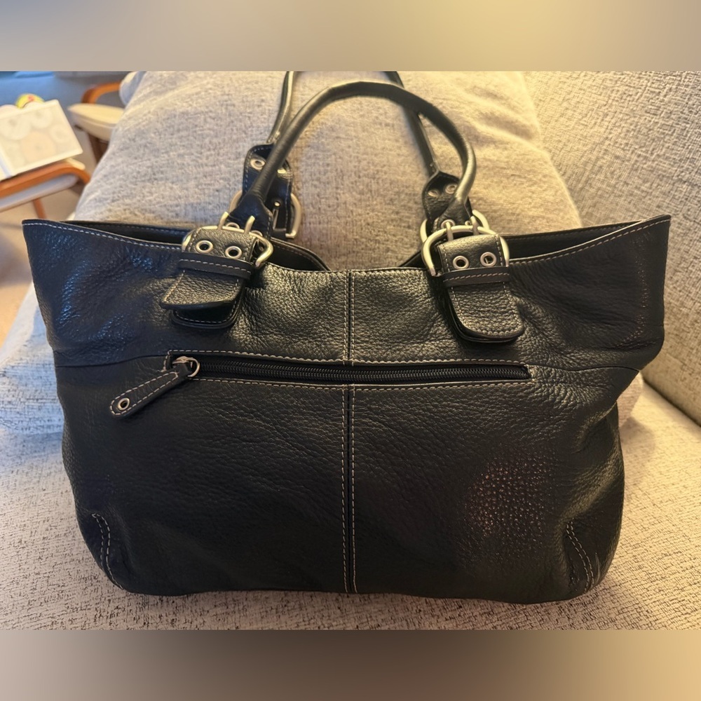 Tignanello - vintage deep blue pebbled leather shoulder bag 11x7 and charm - Picture 5 of 13